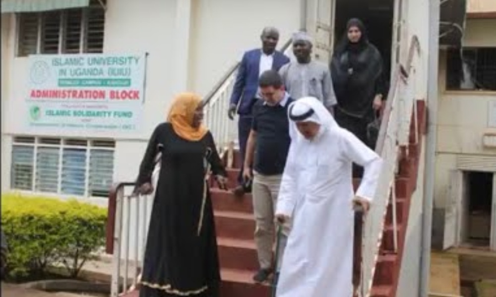 qatar-red-crescent-team-visits-islamic-university-in-uganda