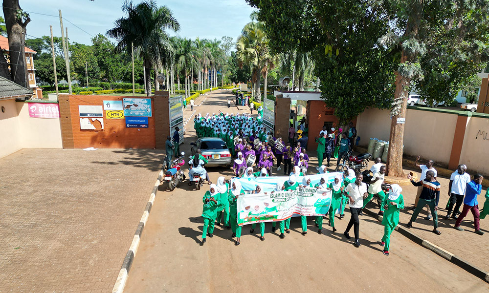 students-from-the-iuiu-school-of-nursing-and-midwifery-celebrate-world-nurses-day