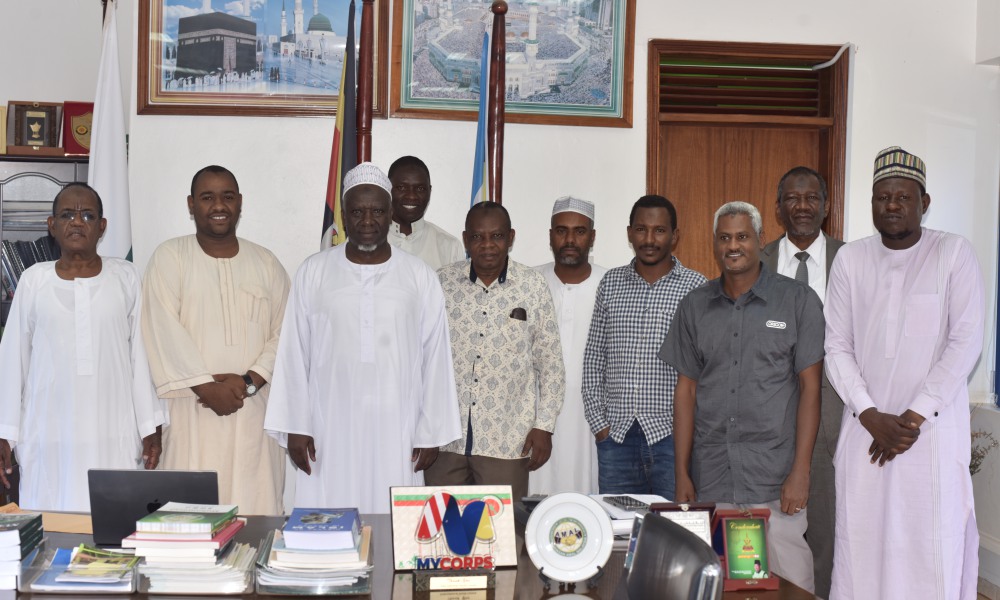 the-rector-prof-ismail-gyagenda-welcomes-special-sudanese-students